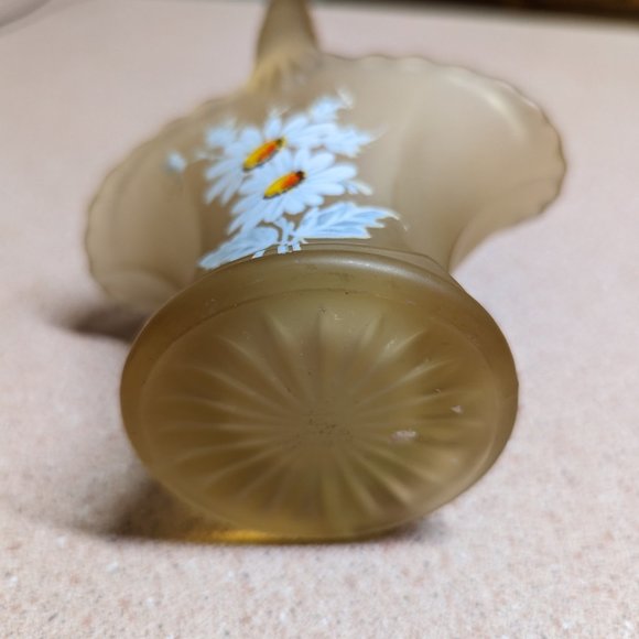 Westmoreland Frosted Yellow Satin Glass Basket with Daisies - Vintage - Picture 5 of 7